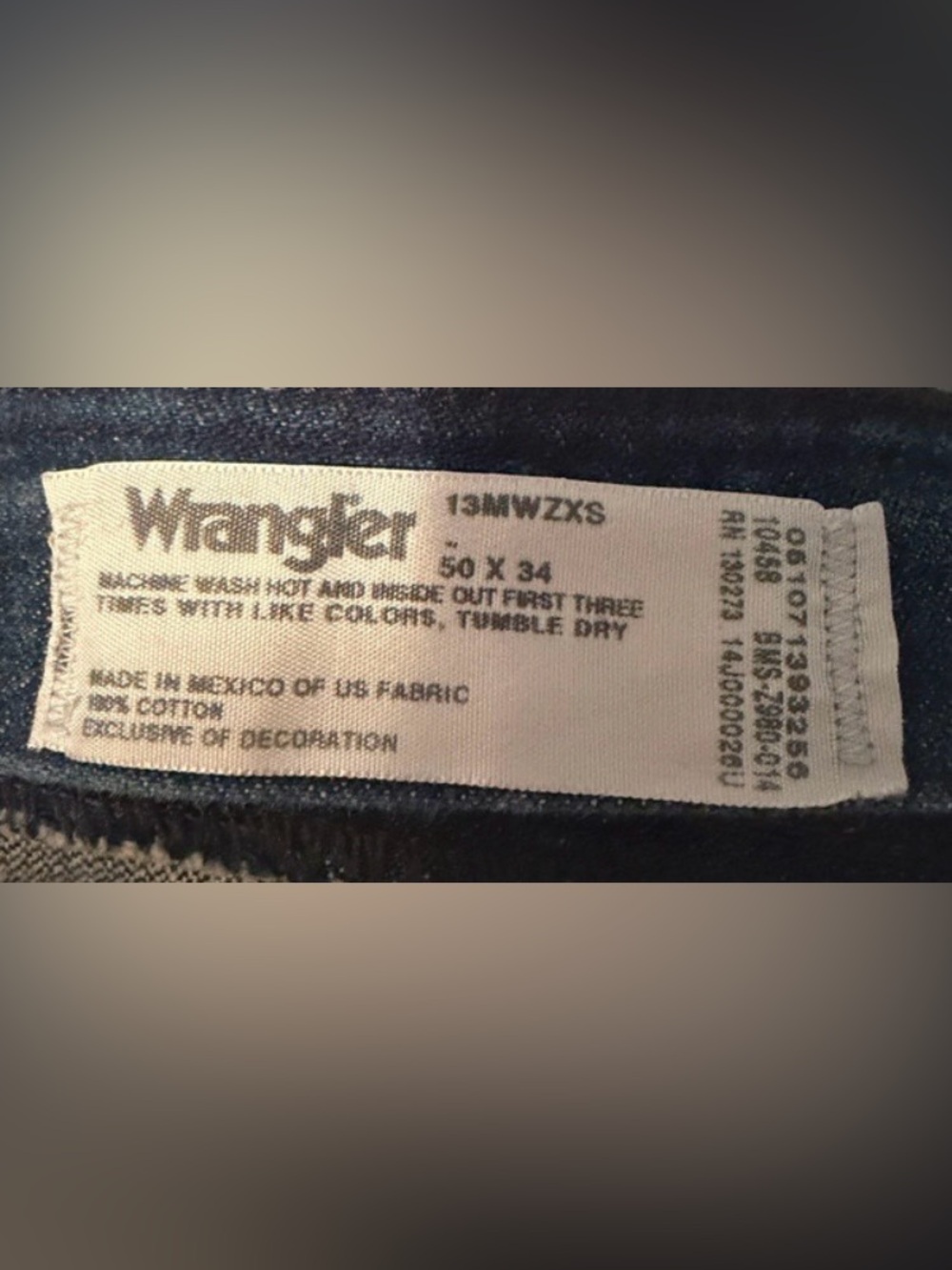 Men’s 50x34 wrangler jeans regular straight fit.